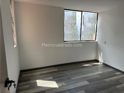 Apartamento de 3 alcobas en arriendo en El Poblado Loma Del Indio, Medellín, 90 m² · foto 2 de 14