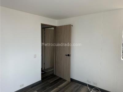 Apartamento de 3 alcobas en arriendo en El Poblado Loma Del Indio, Medellín, 90 m² · foto 6 de 14