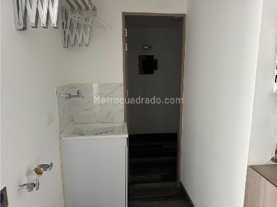 Apartamento de 3 alcobas en arriendo en El Poblado Loma Del Indio, Medellín, 90 m² · foto 7 de 14