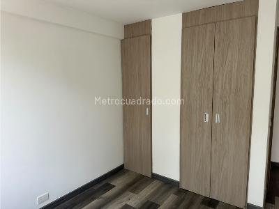 Apartamento de 3 alcobas en arriendo en El Poblado Loma Del Indio, Medellín, 90 m² · foto 8 de 14