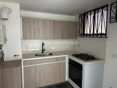 Apartamento de 3 alcobas en arriendo en El Poblado Loma Del Indio, Medellín, 90 m² · foto 11 de 14