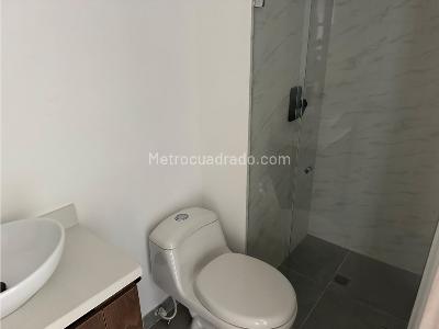 Apartamento de 3 alcobas en arriendo en El Poblado Loma Del Indio, Medellín, 90 m² · foto 13 de 14
