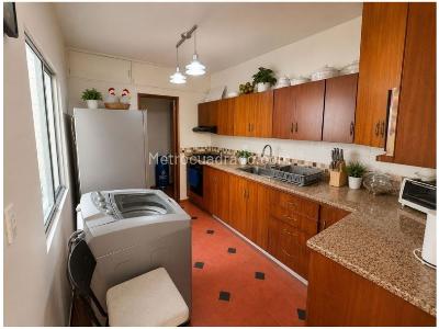 Casa de 4 alcobas en venta en Estadio, Medellín, 332 m² · foto 12 de 20