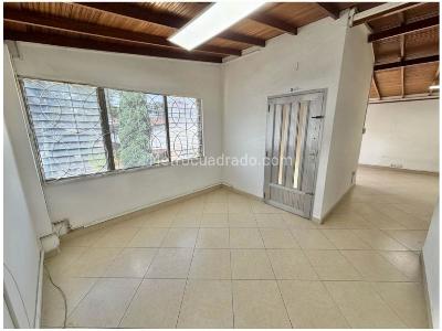 Casa de 4 alcobas en venta en Estadio, Medellín, 332 m² · foto 13 de 20