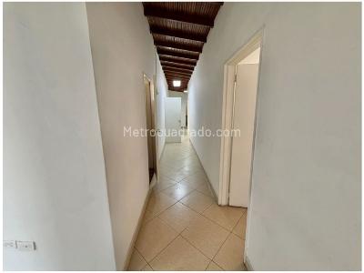 Casa de 4 alcobas en venta en Estadio, Medellín, 332 m² · foto 16 de 20