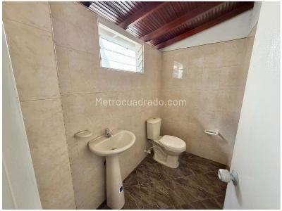 Casa de 4 alcobas en venta en Estadio, Medellín, 332 m² · foto 20 de 20