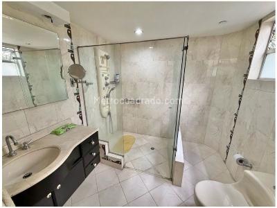 Casa de 4 alcobas en venta en Estadio, Medellín, 332 m² · foto 8 de 20