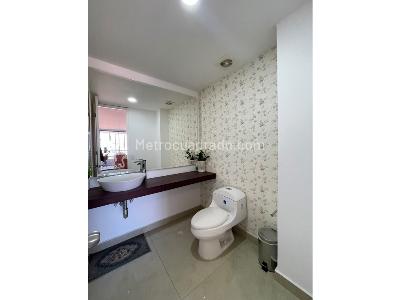 Apartamento de 3 alcobas en arriendo en El Poblado Loma De Los Parra, Medellín, 134 m² · foto 11 de 13