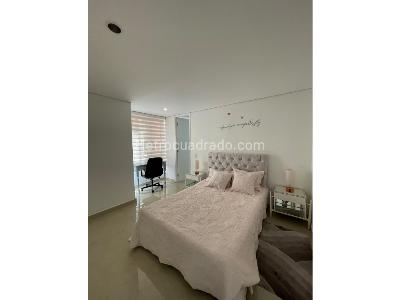 Apartamento de 3 alcobas en arriendo en El Poblado Loma De Los Parra, Medellín, 134 m² · foto 6 de 13