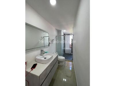 Apartamento de 3 alcobas en arriendo en El Poblado Loma De Los Parra, Medellín, 134 m² · foto 9 de 13