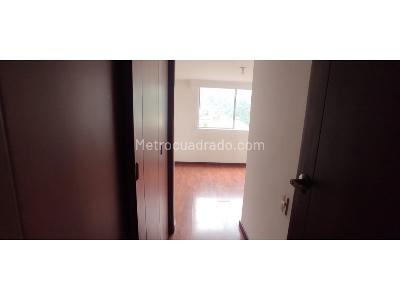 Apartamento de 3 alcobas en arriendo en Altos Del Poblado, Medellín, 127 m² · foto 10 de 16