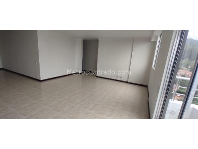 Apartamento de 3 alcobas en arriendo en Altos Del Poblado, Medellín, 127 m² · foto 3 de 16