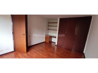 Apartamento de 3 alcobas en arriendo en Altos Del Poblado, Medellín, 127 m² · foto 6 de 16