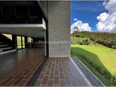 Casa de 4 alcobas en venta en Envigado, Envigado, 450 m² · foto 4 de 17