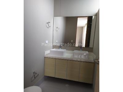 Apartamento de 2 alcobas en arriendo en Poblado La Calera, Medellín, 100 m² · foto 15 de 15
