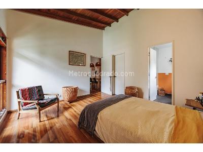Apartamento de 3 alcobas en arriendo en El Poblado Castropol, Medellín, 190 m² · foto 4 de 9