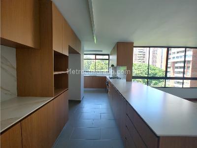 Apartamento en venta en El Poblado Provenza, Medellín · foto 4 de 14