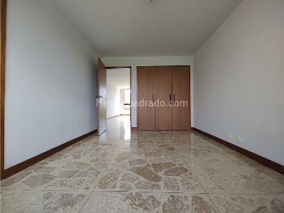 Apartamento en venta en El Poblado Provenza, Medellín · foto 8 de 14