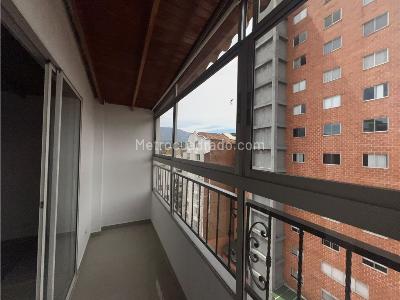 Apartamento en venta en Medellin, Medellín · foto 3 de 17