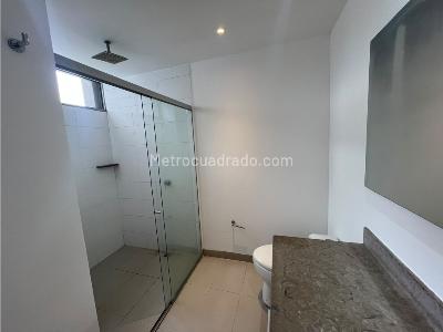 Apartamento de 3 alcobas en arriendo en Poblado Los Balsos, Medellín, 94 m² · foto 13 de 15