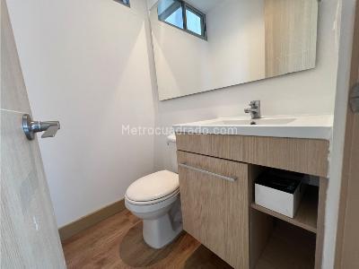 Apartamento de 3 alcobas en arriendo en Poblado Los Balsos, Medellín, 94 m² · foto 14 de 15