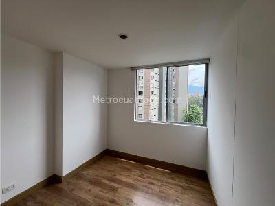 Apartamento de 3 alcobas en arriendo en Poblado Los Balsos, Medellín, 94 m² · foto 4 de 15