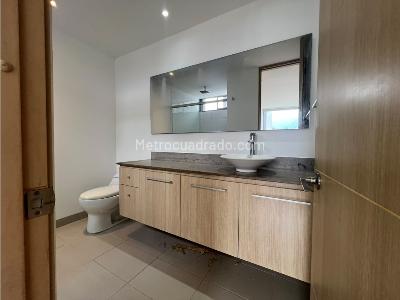 Apartamento de 3 alcobas en arriendo en Poblado Los Balsos, Medellín, 94 m² · foto 6 de 15