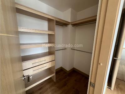 Apartamento de 3 alcobas en arriendo en Poblado Los Balsos, Medellín, 94 m² · foto 8 de 15