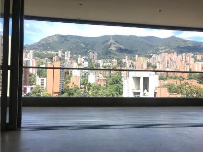Apartamento en arriendo en Poblado, Medellín · foto 2 de 17