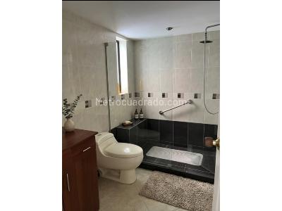 Apartamento de 3 alcobas en arriendo en Poblado Los Balsos, Medellín, 140 m² · foto 4 de 15