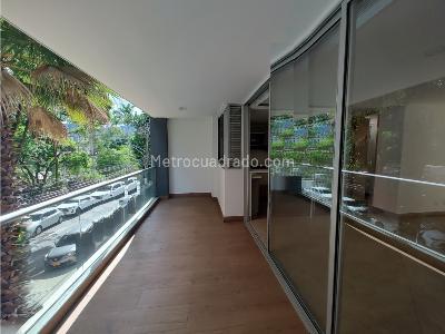 Apartamento de 3 alcobas en arriendo en Envigado, Medellín, 139 m² · foto 1 de 14