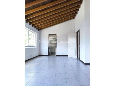 Casa de 3 alcobas en arriendo en Poblado Los Balsos, Medellín, 229 m² · foto 11 de 20