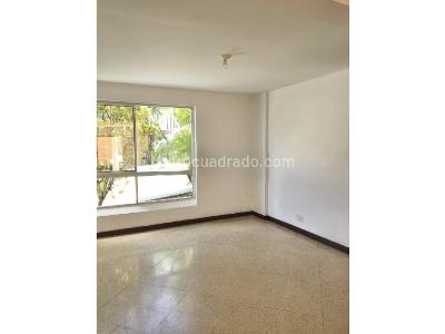 Casa de 3 alcobas en arriendo en Poblado Los Balsos, Medellín, 229 m² · foto 2 de 20
