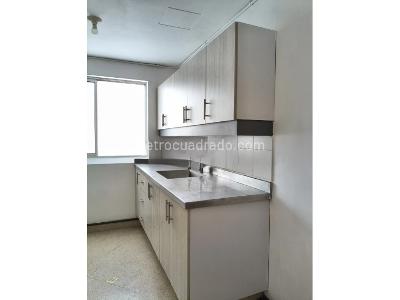 Casa de 3 alcobas en arriendo en Poblado Los Balsos, Medellín, 229 m² · foto 8 de 20