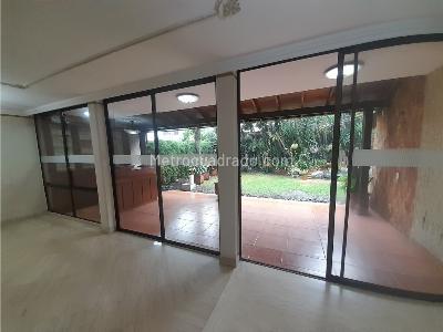 Casa de 4 alcobas en arriendo en Poblado Los Balsos, Medellín, 325 m² · foto 2 de 16
