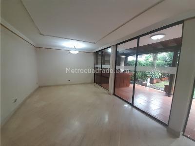 Casa de 4 alcobas en arriendo en Poblado Los Balsos, Medellín, 325 m² · foto 3 de 16