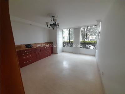Casa de 4 alcobas en arriendo en Poblado Los Balsos, Medellín, 325 m² · foto 4 de 16