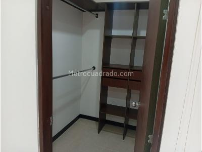 Apartamento de 2 alcobas en arriendo en El Poblado Castropol, Medellín, 63 m² · foto 10 de 11