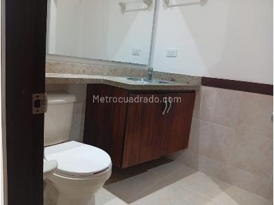 Apartamento de 2 alcobas en arriendo en El Poblado Castropol, Medellín, 63 m² · foto 11 de 11
