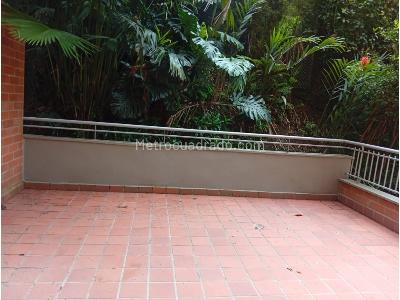 Apartamento de 2 alcobas en arriendo en El Poblado Castropol, Medellín, 63 m² · foto 2 de 11
