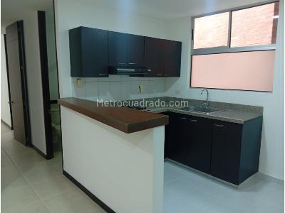 Apartamento de 2 alcobas en arriendo en El Poblado Castropol, Medellín, 63 m² · foto 4 de 11