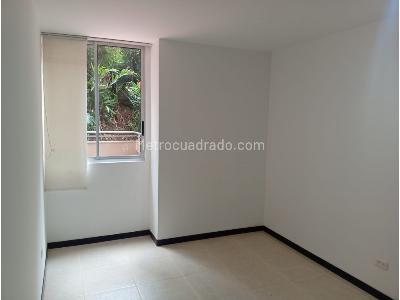 Apartamento de 2 alcobas en arriendo en El Poblado Castropol, Medellín, 63 m² · foto 8 de 11