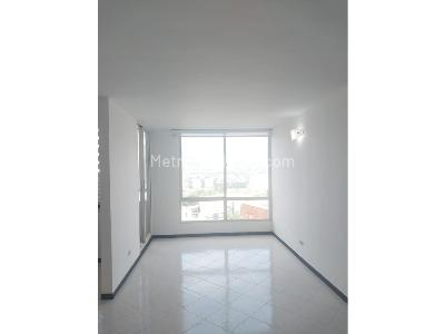 Apartamento de 3 alcobas en arriendo en Poblado San Julian, Medellín, 70 m² · foto 2 de 10