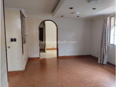 Casa de 5 alcobas en venta en Los Alcazares, Bogotá, 198 m² · foto 6 de 20