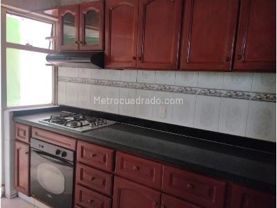 Casa de 5 alcobas en venta en Los Alcazares, Bogotá, 198 m² · foto 11 de 20