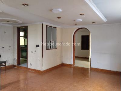 Casa de 5 alcobas en venta en Los Alcazares, Bogotá, 198 m² · foto 14 de 20