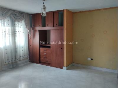 Casa de 5 alcobas en venta en Los Alcazares, Bogotá, 198 m² · foto 16 de 20