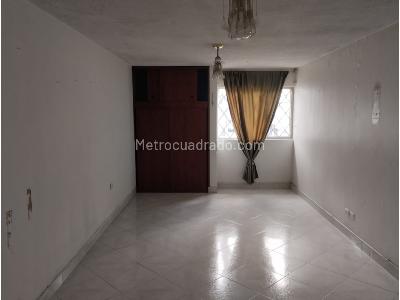 Casa de 5 alcobas en venta en Los Alcazares, Bogotá, 198 m² · foto 17 de 20
