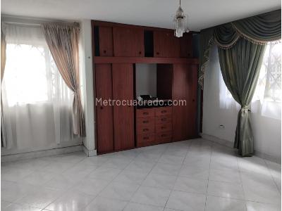 Casa de 5 alcobas en venta en Los Alcazares, Bogotá, 198 m² · foto 18 de 20