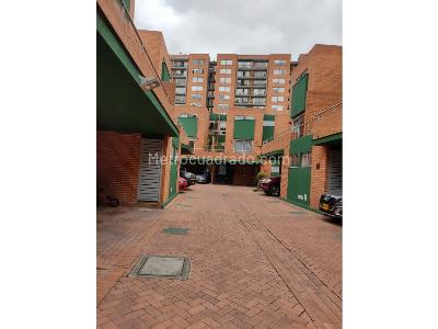 Casa de 4 alcobas en venta en Gratamira, Bogotá, 264 m² · foto 2 de 20